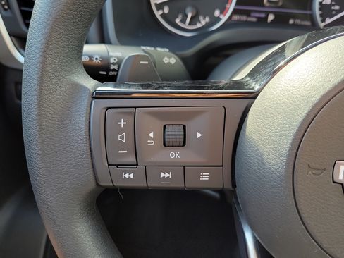 Certified 2023 Nissan Rogue SV FWD image 23