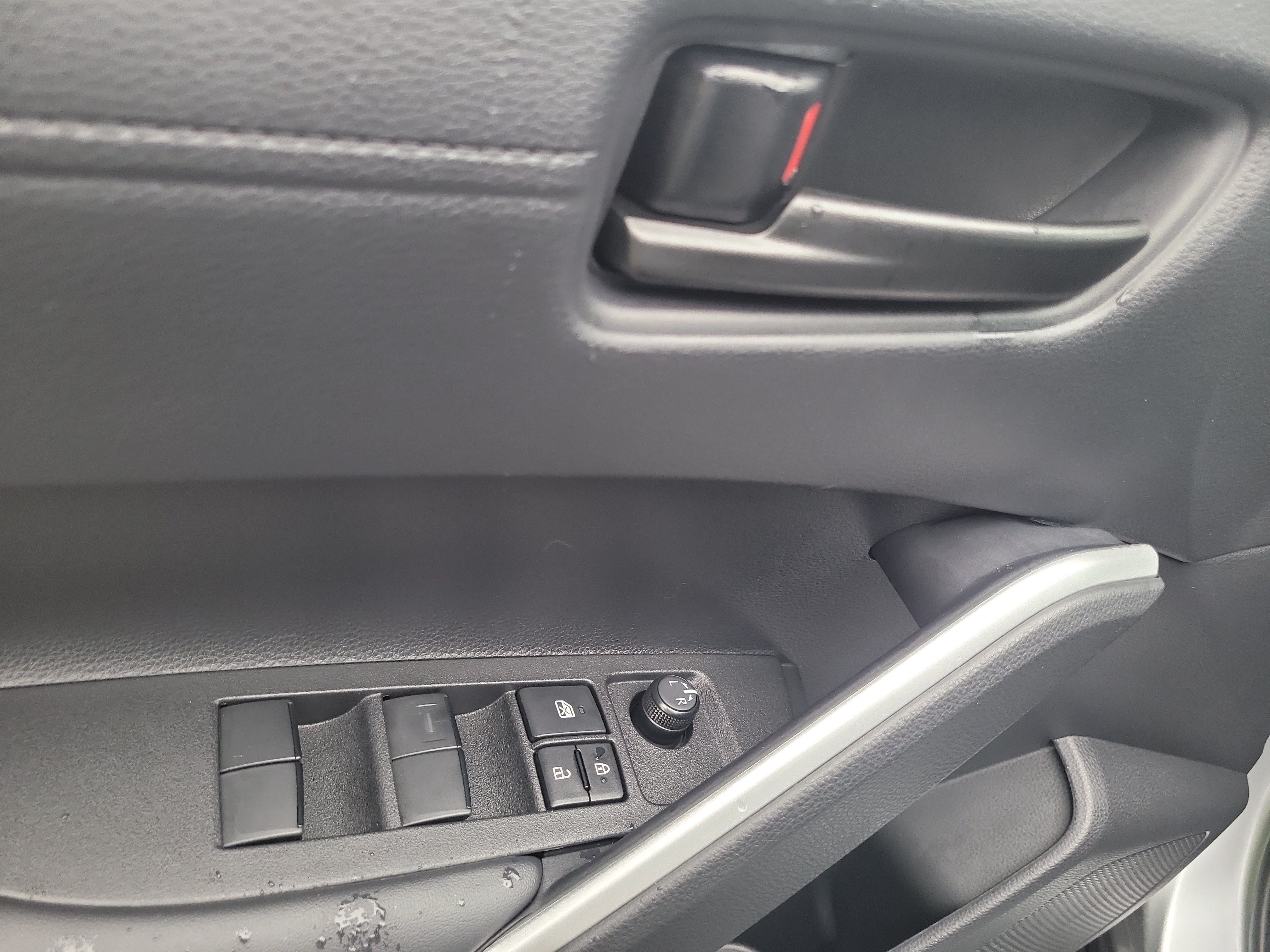 Certified 2026 Toyota Corolla Cross LE FWD image 18