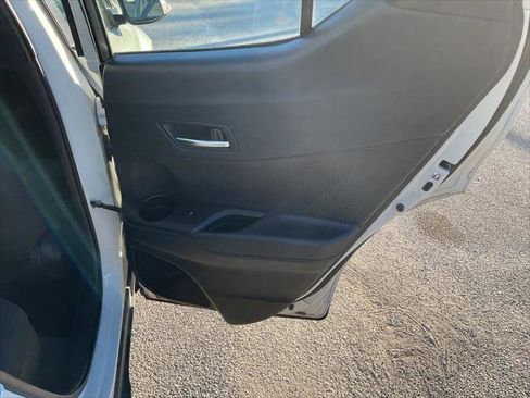 Used 2018 Toyota C-HR XLE image 34