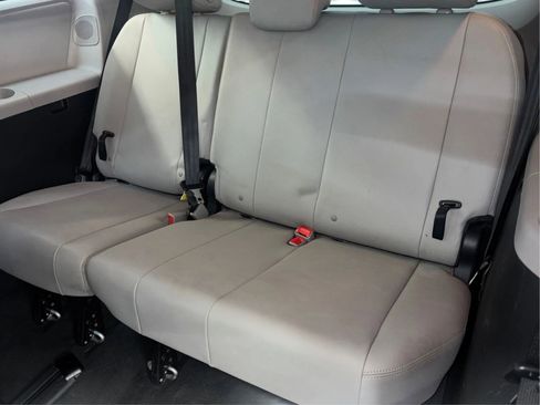 Used 2018 Toyota Sienna Limited Premium image 44