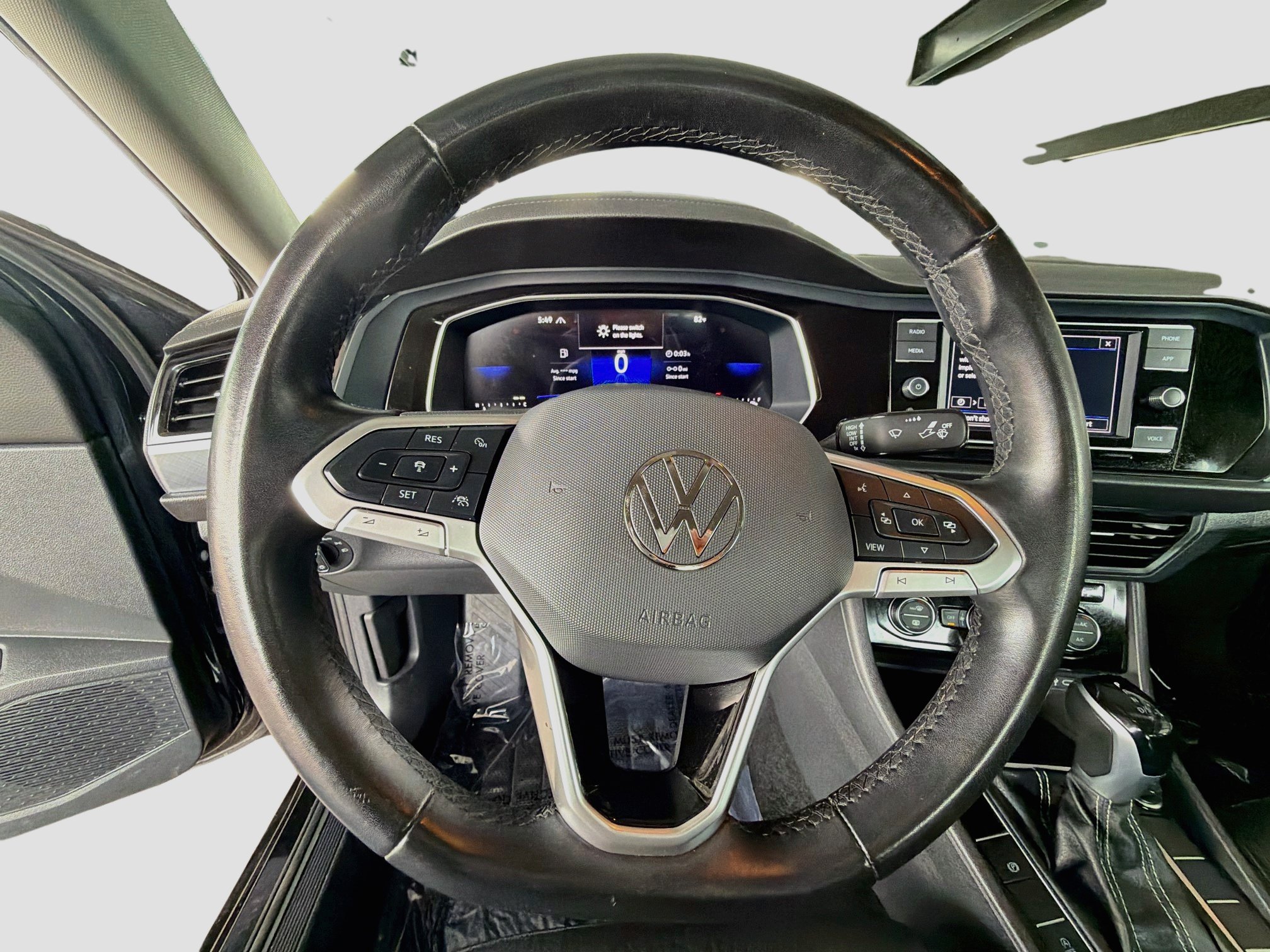 Used 2024 Volkswagen Jetta SE FWD image 17
