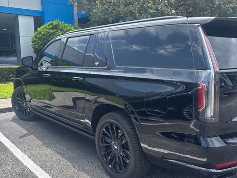Used 2024 Cadillac Escalade ESV Premium Luxury w/ Performance Package AWD/4WD image 13