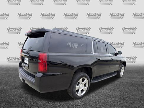 Used 2017 Chevrolet Suburban LT image 10