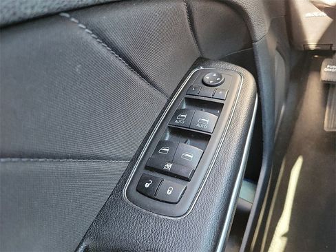 Used 2023 Dodge Charger SXT image 13