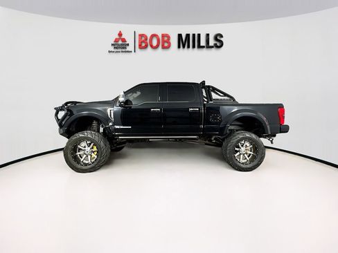 Used 2017 Ford F250 Platinum w/ Platinum Ultimate Package AWD/4WD image 4