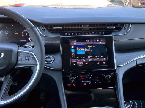 Certified 2023 Jeep Grand Cherokee Laredo w/ Luxury Tech Group I image 6