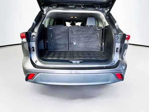 Used 2023 Toyota Highlander XLE FWD image 26