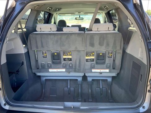 Used 2016 Toyota Sienna LE image 33