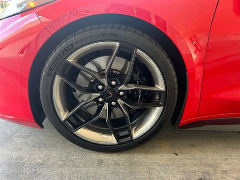 Used 2025 Chevrolet Corvette Z06 RWD image 13