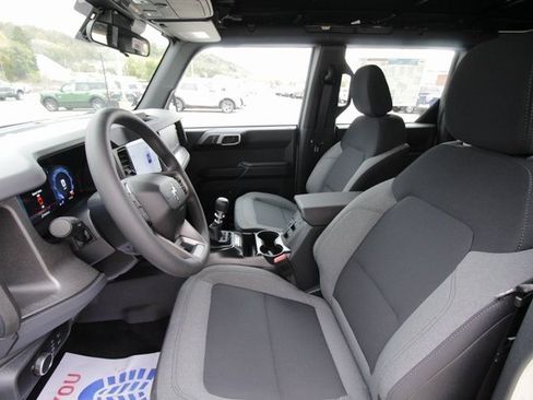 New 2025 Ford Bronco 4-Door image 15