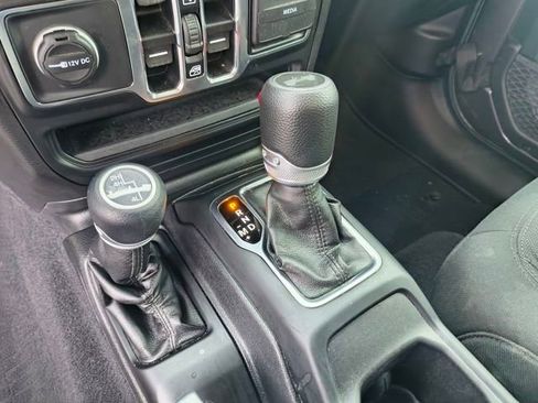 Used 2021 Jeep Wrangler Unlimited Willys image 22