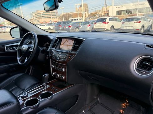 Used 2015 Nissan Pathfinder SL w/ SL Tech Package image 38
