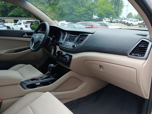 Used 2018 Hyundai Tucson SE FWD image 16