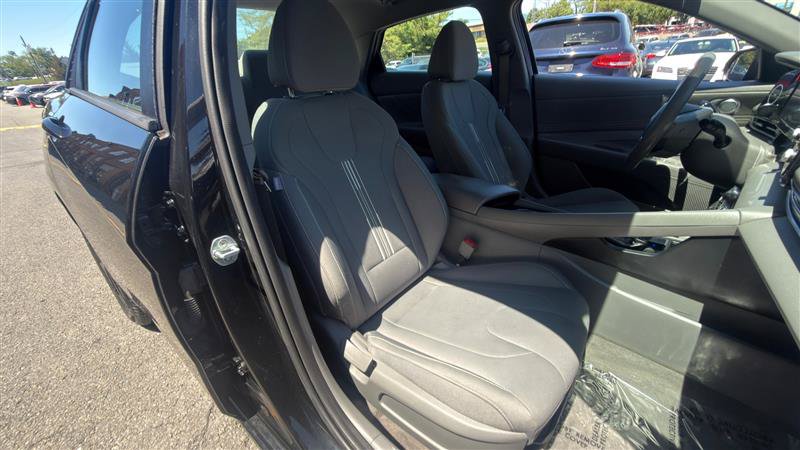 Used 2021 Hyundai Elantra SEL w/ Convenience Package FWD image 15