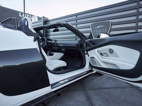 Used 2020 Audi R8 V10 performance image 28