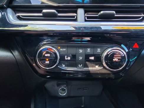 Used 2025 Chevrolet Trax RS w/ Driver Confidence Package image 19