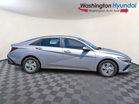 Certified 2026 Hyundai Elantra SE FWD image 6