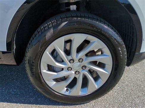 Used 2023 Land Rover Discovery S R-Dynamic image 11