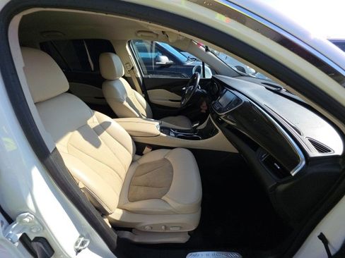 Used 2020 Buick Envision Base image 27