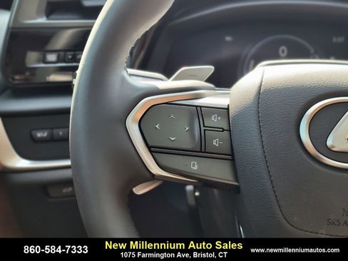 Used 2023 Lexus RZ 450e Premium image 28