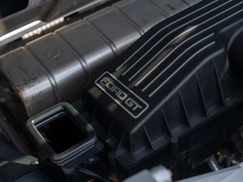 Used 2005 Ford GT RWD image 60