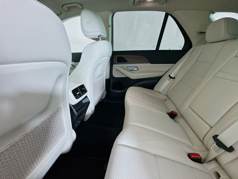 Used 2025 Mercedes-Benz GLE 450e 4MATIC image 23