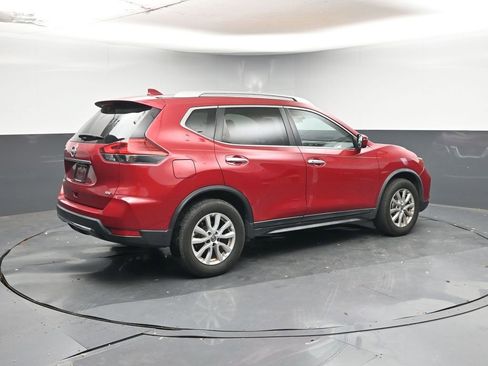 Used 2017 Nissan Rogue SV image 5