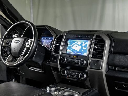 Used 2020 Ford Expedition XLT w/ Equipment Group 202A image 22