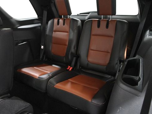 Used 2019 Ford Explorer XLT w/ Equipment Group 202A image 22