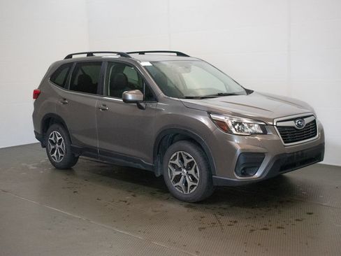 Used 2020 Subaru Forester Premium AWD/4WD image 1