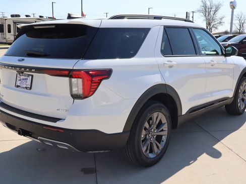 New 2026 Ford Explorer Active image 5