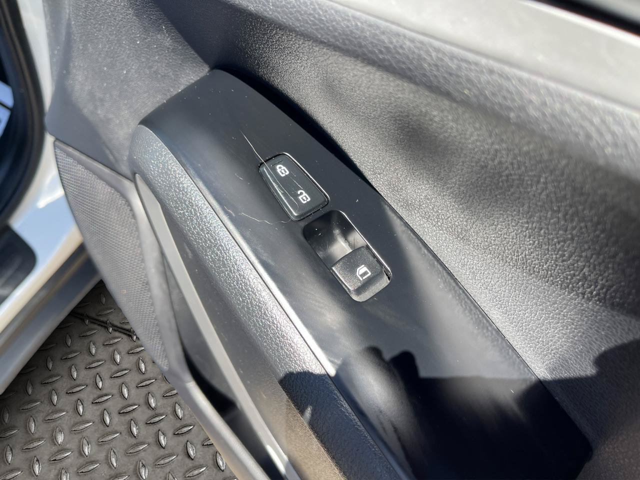 Used 2020 Kia Soul LX FWD image 23