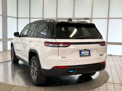 Used 2022 Jeep Grand Cherokee Trailhawk image 8