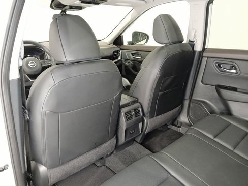 Used 2023 Nissan Rogue SV w/ SV Premium B Package AWD/4WD image 15