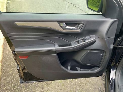 Used 2021 Ford Escape SE w/ Convenience Package FWD image 12