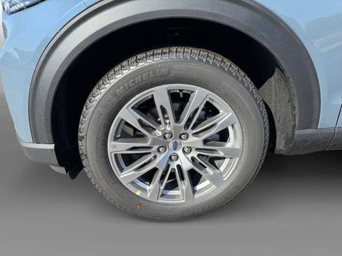 New 2025 Ford Explorer Active w/ Active Comfort Package image 9