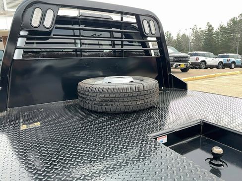 Used 2024 Ford F350 Lariat image 11