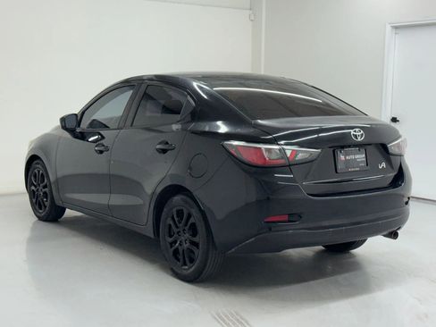 Used 2017 Toyota Yaris iA image 5