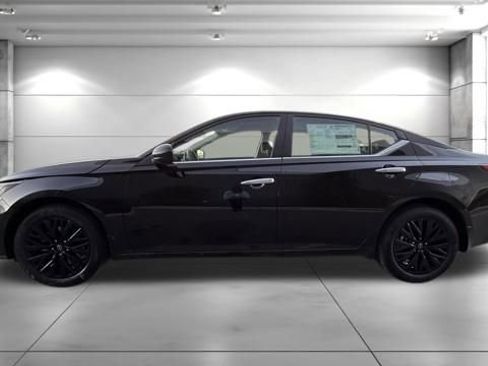 New 2025 Nissan Altima 2.5 SV w/ SV Special Edition Package AWD/4WD image 5
