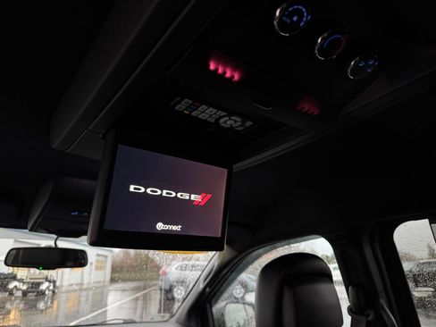 Used 2017 Dodge Grand Caravan GT image 34