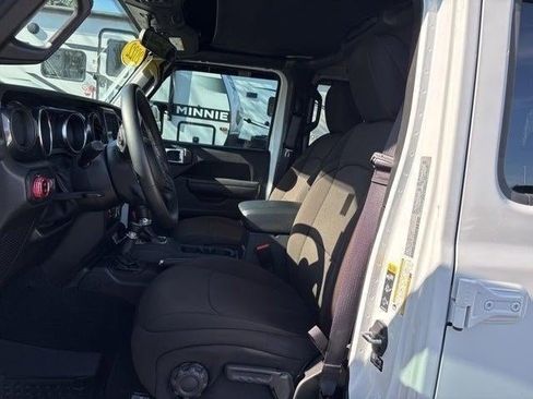 Used 2022 Jeep Gladiator Sport AWD/4WD image 13