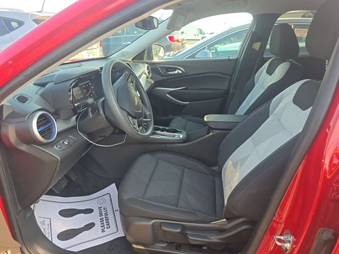 Used 2026 Chevrolet Trax LS FWD image 7