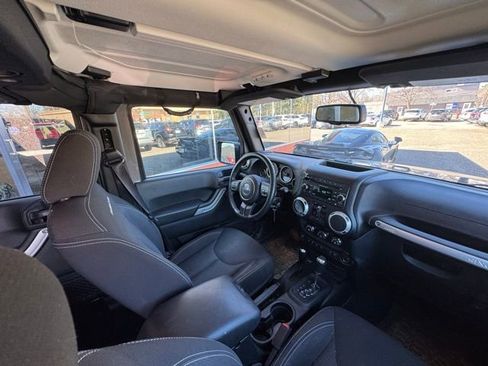 Used 2017 Jeep Wrangler Unlimited Rubicon w/ Cold Weather Group image 25