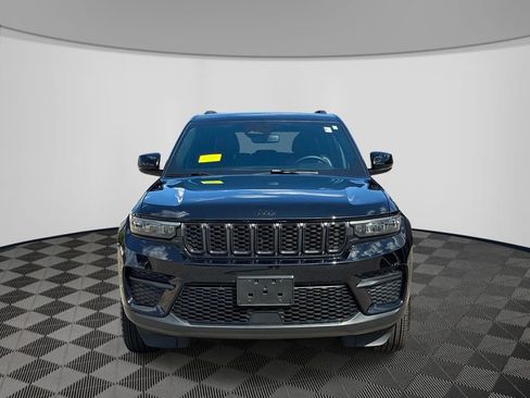 Certified 2024 Jeep Grand Cherokee Altitude AWD/4WD image 2
