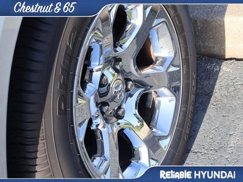 Used 2014 RAM 1500 Laramie w/ Convenience Group AWD/4WD image 24