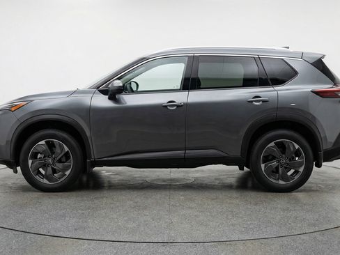 Used 2025 Nissan Rogue SV image 5