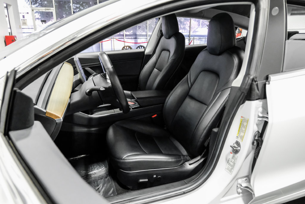Used 2018 Tesla Model 3 Long Range RWD image 35