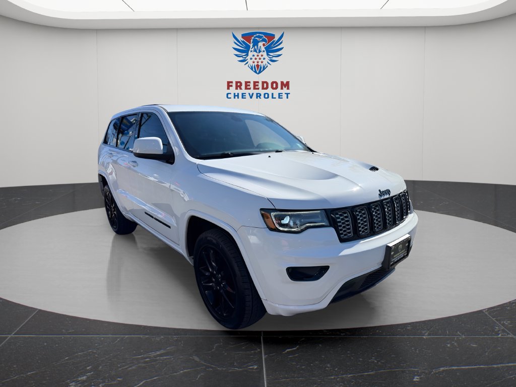 Used 2017 Jeep Grand Cherokee Altitude AWD/4WD image 7