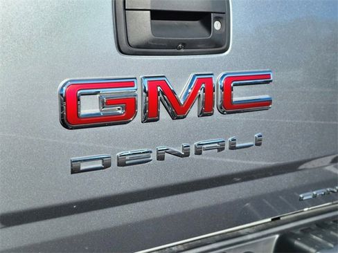 Used 2021 GMC Canyon Denali image 9