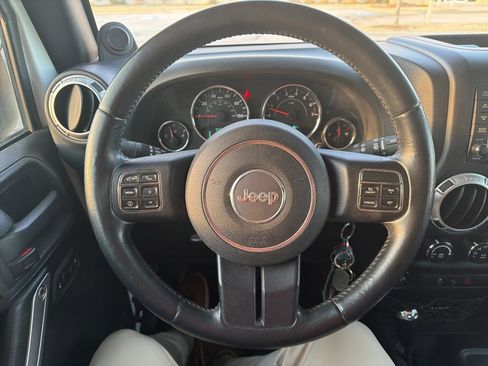 Used 2013 Jeep Wrangler Rubicon w/ PWR Convenience Group image 15